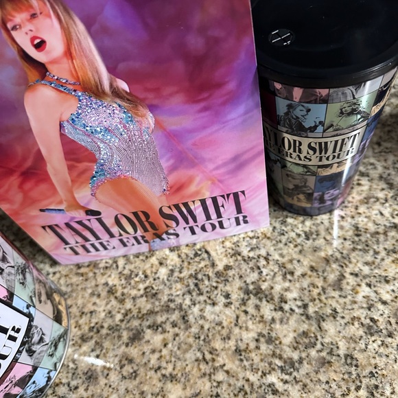 Taylor Swift The Update Tour Movie Large Popcorn Tin & Cup by - Limited Edition - Picture 9 of 12